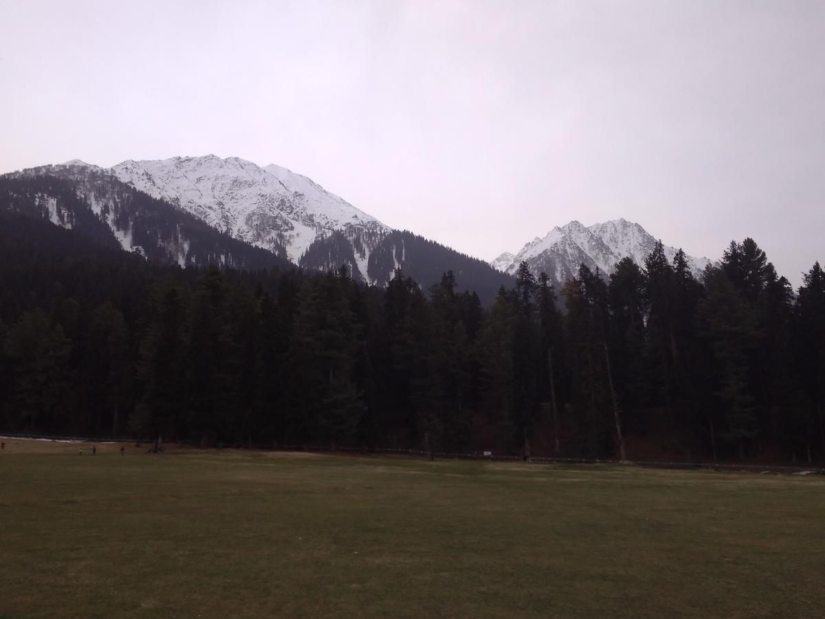 Grand Heritage Resort Pahalgam Luaran gambar